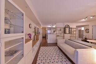 880 N Pollard St, Unit 425 in Arlington, VA - Building Photo