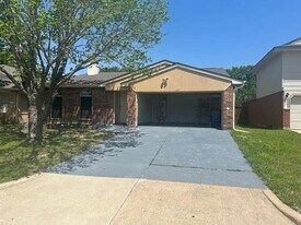 625 Hollyberry Dr in Mansfield, TX - Building Photo