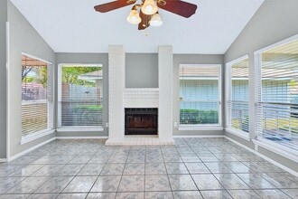 13615 Tanvern Ln in Houston, TX - Building Photo - Building Photo