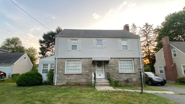property at 1607 Main St