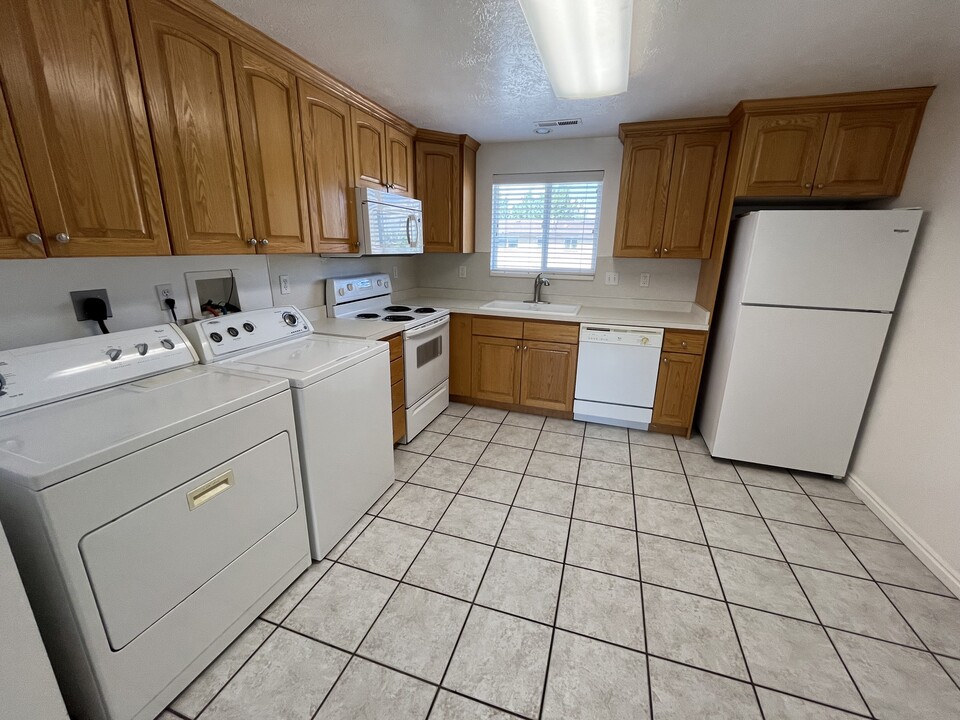 363 E 1500 S, Unit 363 in Orem, UT - Foto de edificio