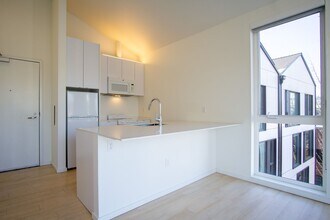 1475 SE 15th Ave in Portland, OR - Building Photo - Building Photo