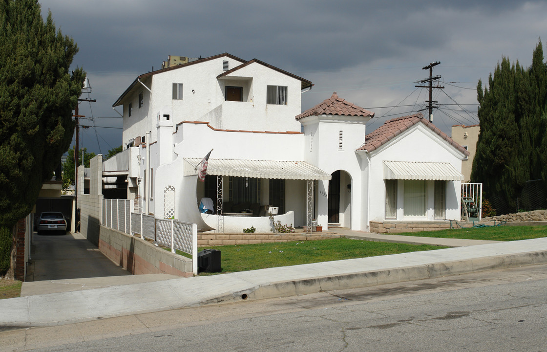 1133 E Palmer Ave in Glendale, CA - Building Photo