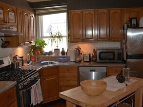558 S 48th St, Unit 3 in Philadelphia, PA - Building Photo - Building Photo
