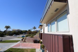 34586 Camino Capistrano in Dana Point, CA - Foto de edificio - Building Photo