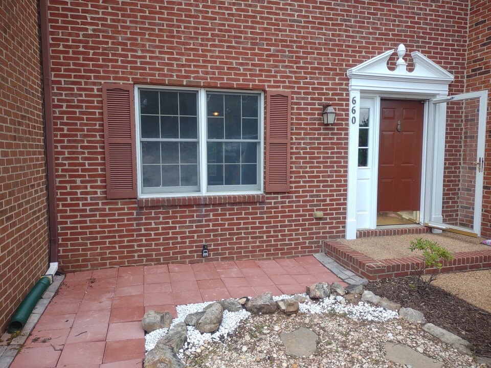 660 Tower St in Harrisonburg, VA - Building Photo
