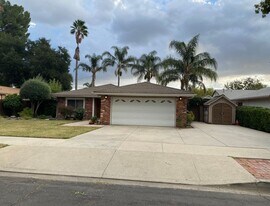 15808 Mayall St in Los Angeles, CA - Building Photo