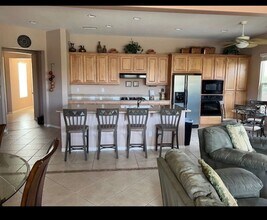 111 Shoreline in Rancho Mirage, CA - Building Photo - Building Photo