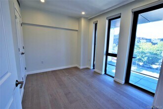41-26-41-44 44th St in Queens, NY - Building Photo - Building Photo