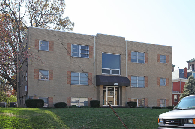 3653 Mozart Ave in Cincinnati, OH - Foto de edificio - Building Photo