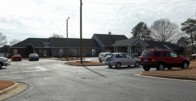 Crestfield Apartments in Benson, NC - Foto de edificio - Building Photo