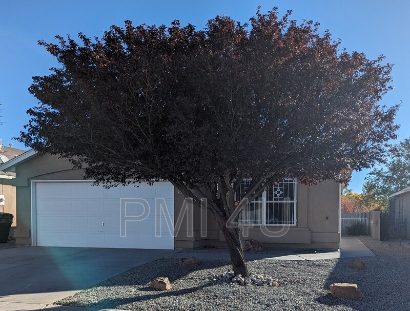 2512 Summer Sage Dr SW in Albuquerque, NM - Building Photo