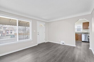 1829 Anne Ave in Lincoln Park, MI - Building Photo - Building Photo