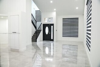 2523 Bogota Ave in Hollywood, FL - Building Photo - Building Photo