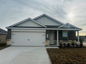 2027 Stable Ln in Aubrey, TX - Building Photo