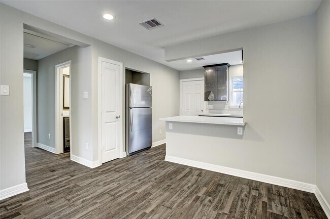 10002 Neuens Rd in Houston, TX - Building Photo - Building Photo