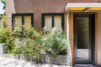 6451 Benvenue Ave in Oakland, CA - Building Photo - Building Photo