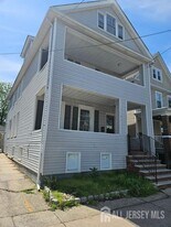 220 Hamilton St in New Brunswick, NJ - Building Photo