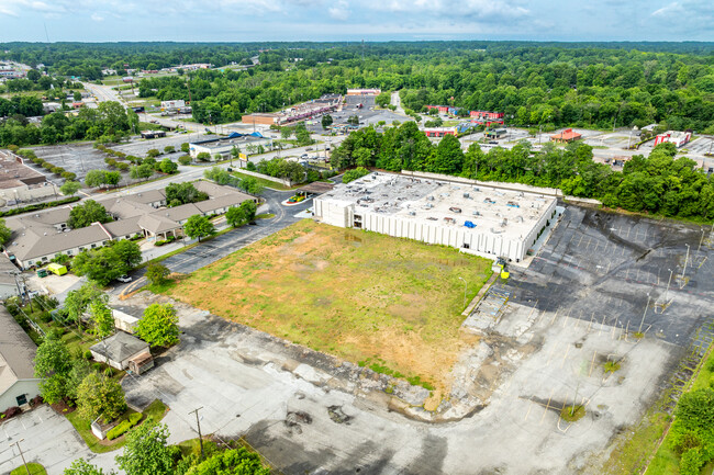 Heritage House Condominiums in Greensboro, NC - Foto de edificio - Primary Photo