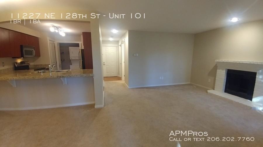 11227 NE 128th St in Kirkland, WA - Building Photo