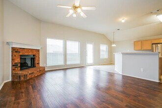 1013 Urban Dr in Desoto, TX - Building Photo - Building Photo