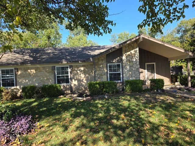 property at 11606 Drummond Dr