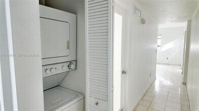 328 Euclid Ave in Miami Beach, FL - Building Photo - Building Photo