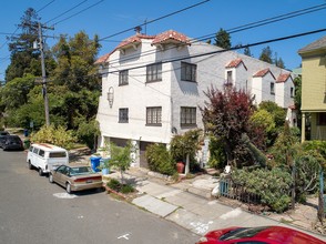 Las Casitas Apartments in Berkeley, CA - Building Photo - Primary Photo