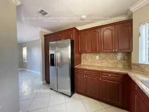 16201 SW 141st Ave in Miami, FL - Foto de edificio - Building Photo