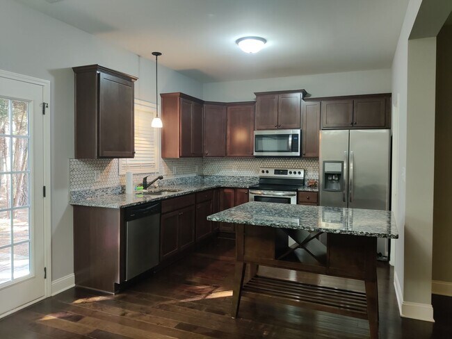 2070 Blackstone Way in Watkinsville, GA - Building Photo - Building Photo