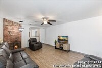 2373 Carson Loop in New Braunfels, TX - Foto de edificio - Building Photo