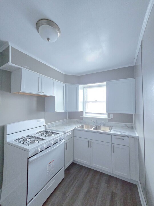 216 E Madison St-Unit -218 1/2 East Madison Street in Tipton, IN - Building Photo