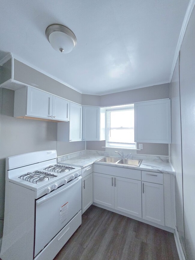 property at 216 E Madison St