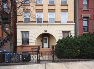 207 18th St in Brooklyn, NY - Building Photo - Building Photo