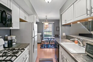 6962 Harvard Ln in Canton, MI - Building Photo