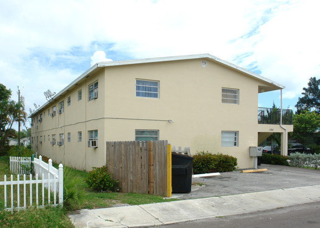 1106 S L St in Lake Worth, FL - Building Photo - Building Photo