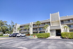 4070 Tivoli Ct in Greenacres, FL - Building Photo