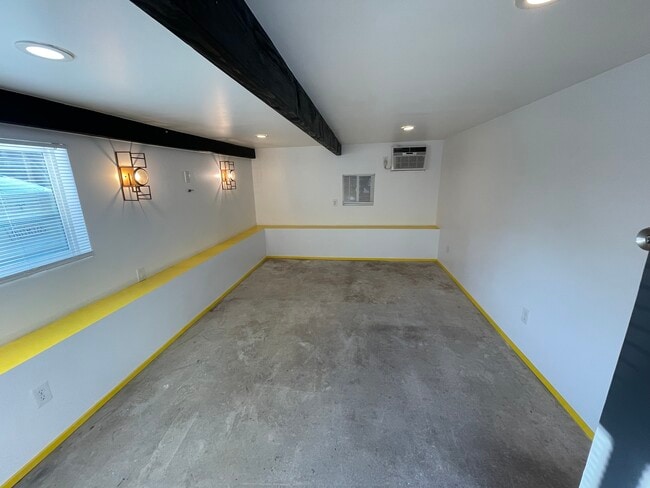 1141 N Virgil Ave, Unit B in Los Angeles, CA - Foto de edificio - Building Photo