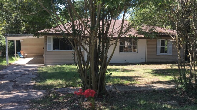 1305 Hinkle Dr in West Monroe, LA - Foto de edificio - Building Photo