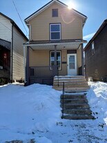 19 W Chartes St in New Castle, PA - Building Photo