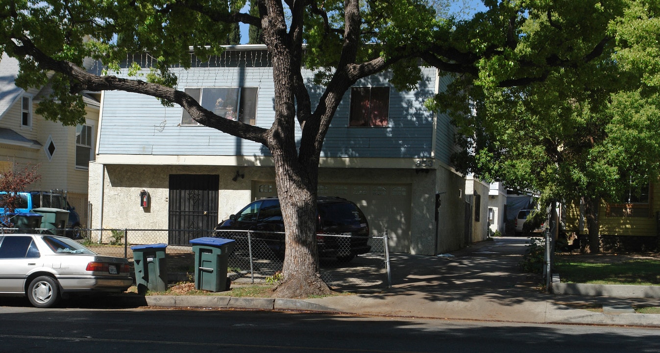 853 Los Robles Ave in Pasadena, CA - Building Photo