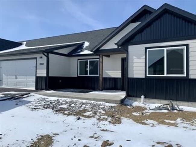 property at 3915 Swan Rd