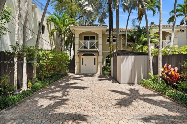 3143 Day Ave in Miami, FL - Building Photo - Building Photo