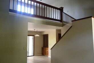 1933 S Royal Oaks Dr in Visalia, CA - Building Photo - Building Photo