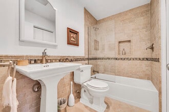 28010 Tiffany Ln, Unit 309 in Santa Clarita, CA - Foto de edificio - Building Photo