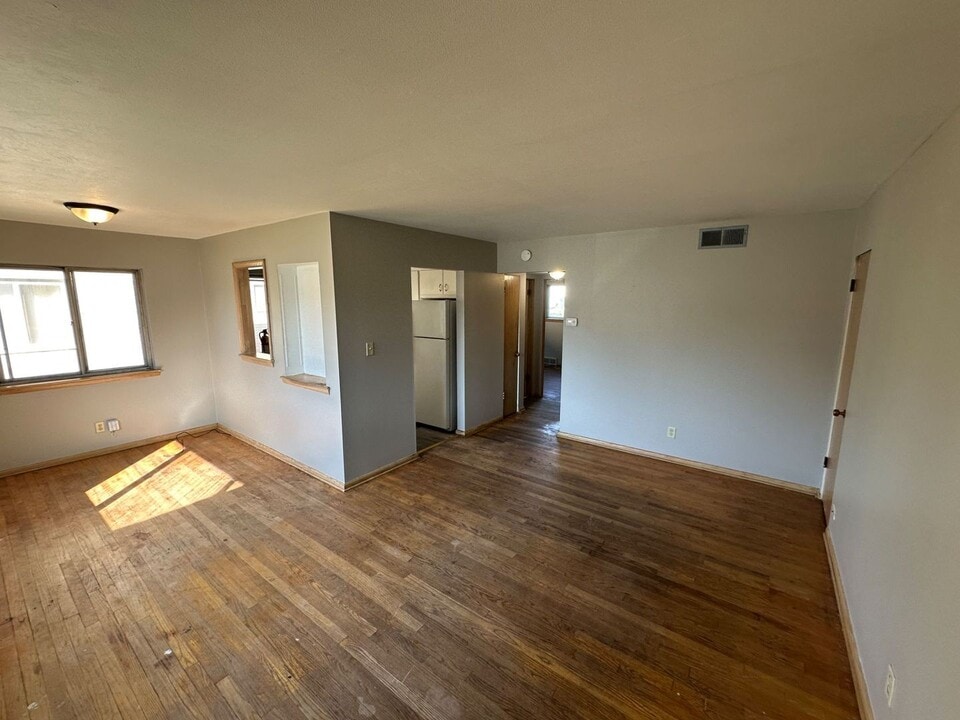 9500 W Capitol Dr in Wauwatosa, WI - Building Photo