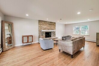 317 E Forest Ln in Palatine, IL - Building Photo - Building Photo