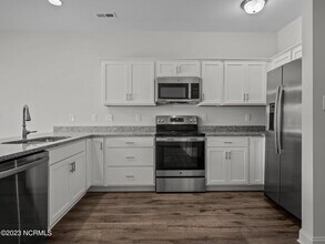 203 Verrazzano Ln in Jacksonville, NC - Building Photo - Building Photo