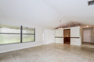 735 Daffodil Dr in Wellington, FL - Building Photo - Building Photo