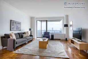 985 5th Ave in New York, NY - Building Photo